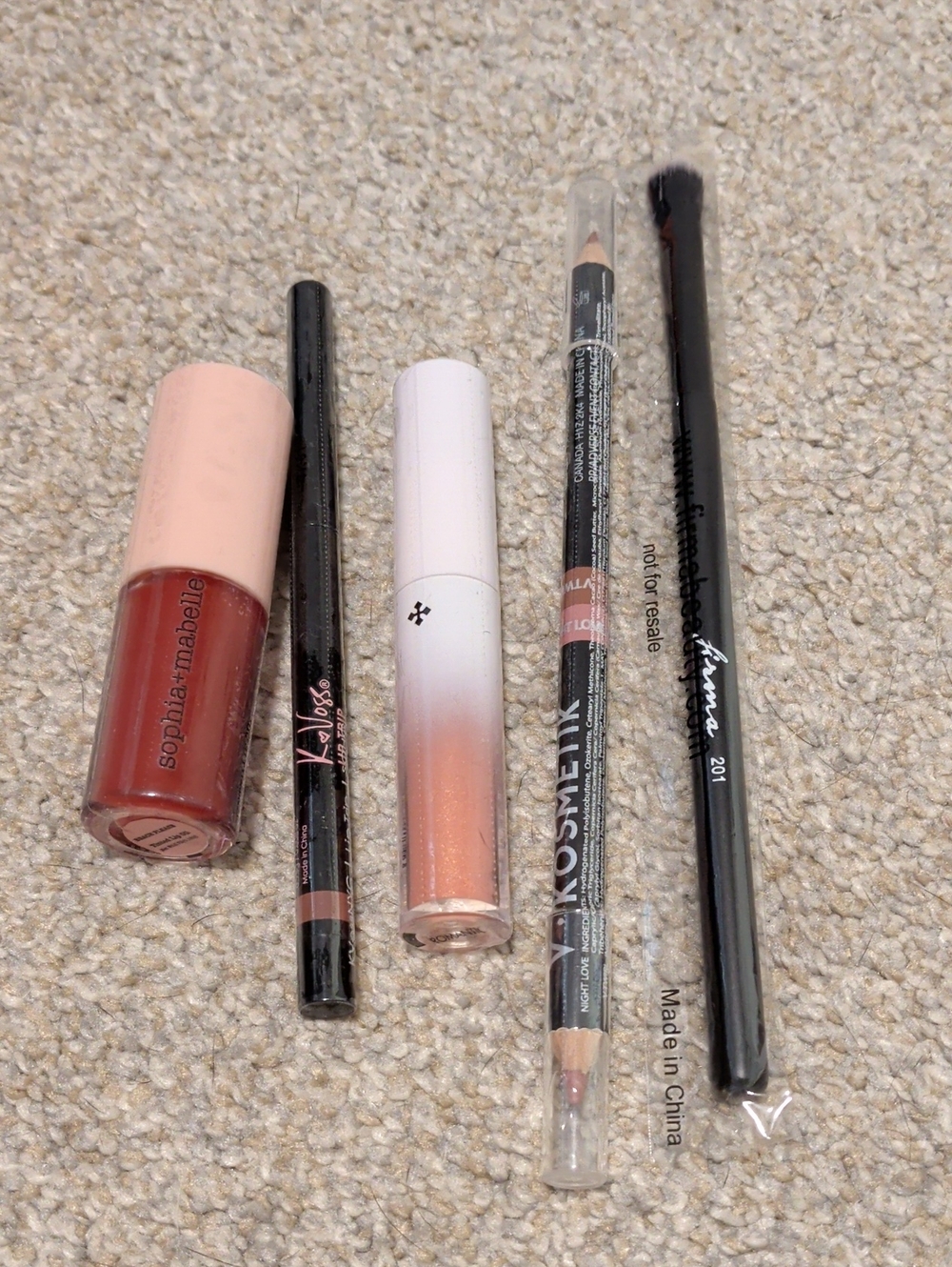 Lot 1 Of Makeup